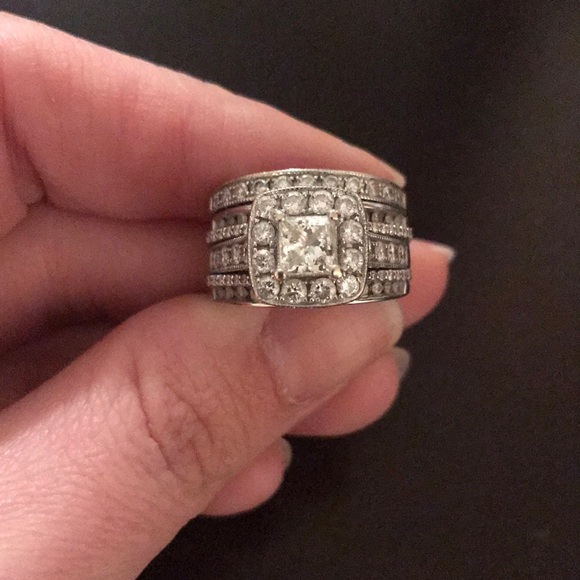 SOLD!!!! Wedding Set 💖💖 - Picture 5 of 6